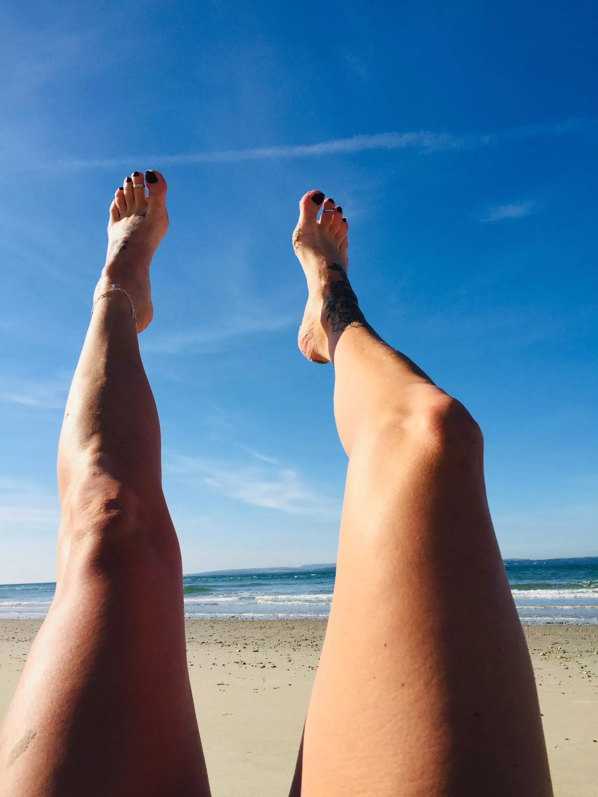 Can’t go to the beach with out having a legs up picture 😉🥰❤️😇