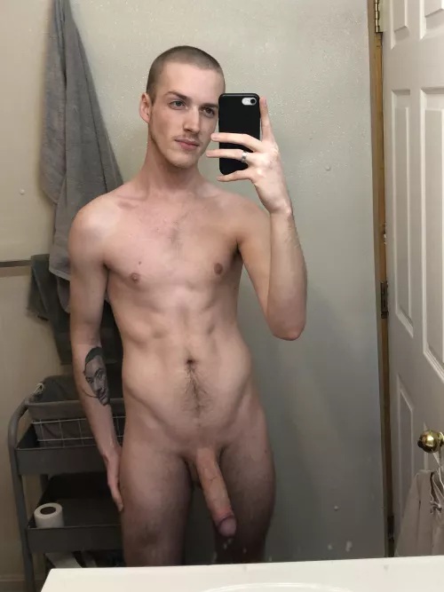 Can’t go wrong with a mirror selfie