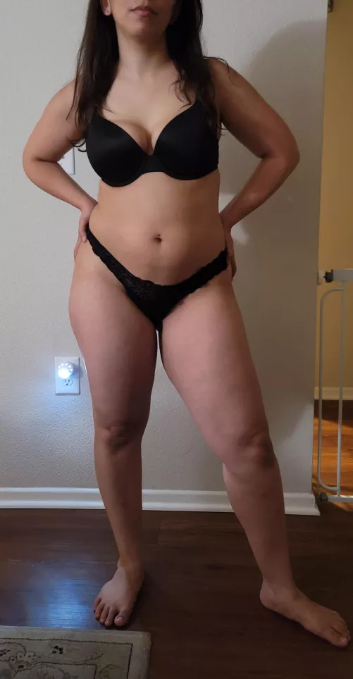 Cant sleep....whos up☺[F]