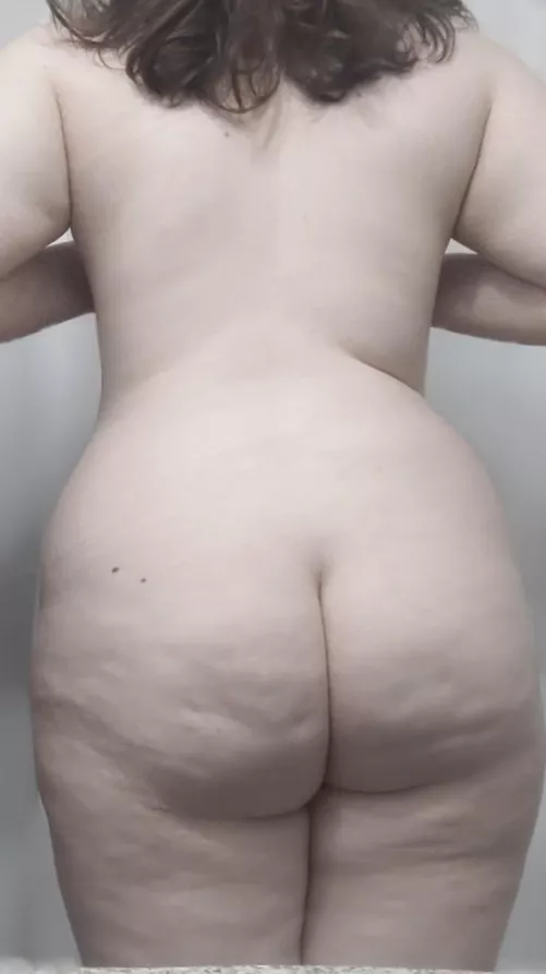 Care for a nibble? 💕