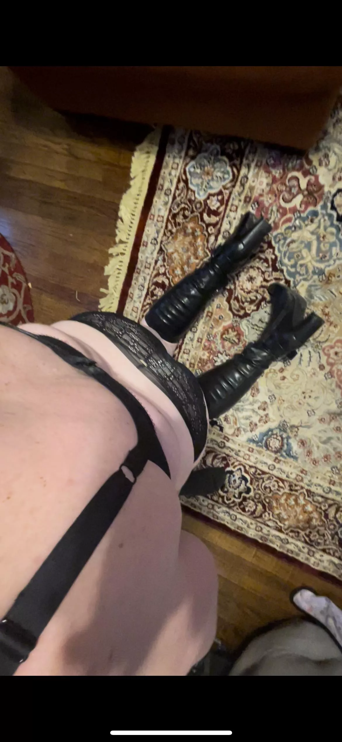 Carey on her knees working. On k i k at offshowing386 if you want to chat and trade.