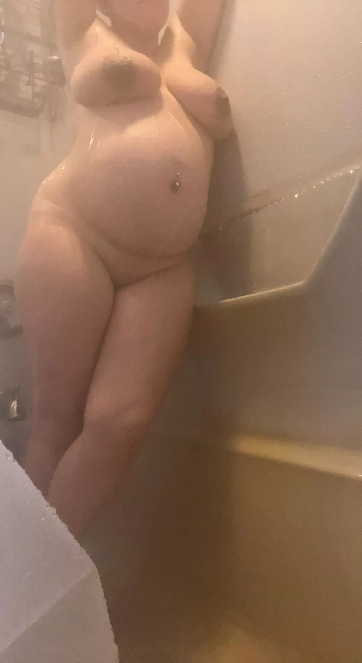 Celebrating 30 weeks with some steamy fun in the shower… I’d much rather be bent over and railed from behind though💋