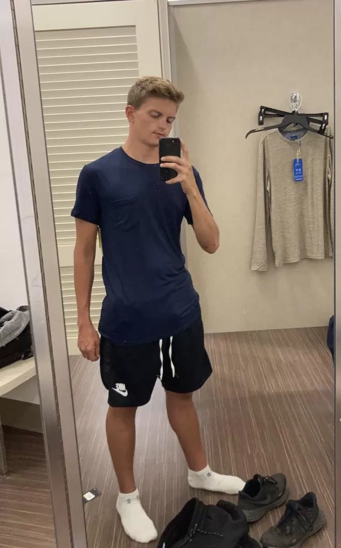 Changing room selfie 😝