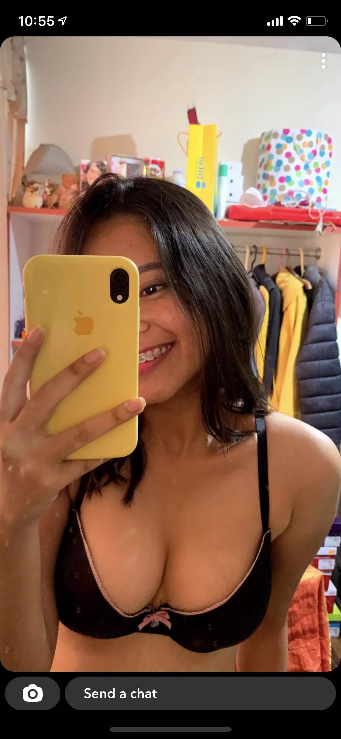 Check out this amateur slut with her sexy bra! 🤤