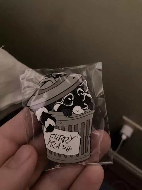 Check out this keychain I just got >.>