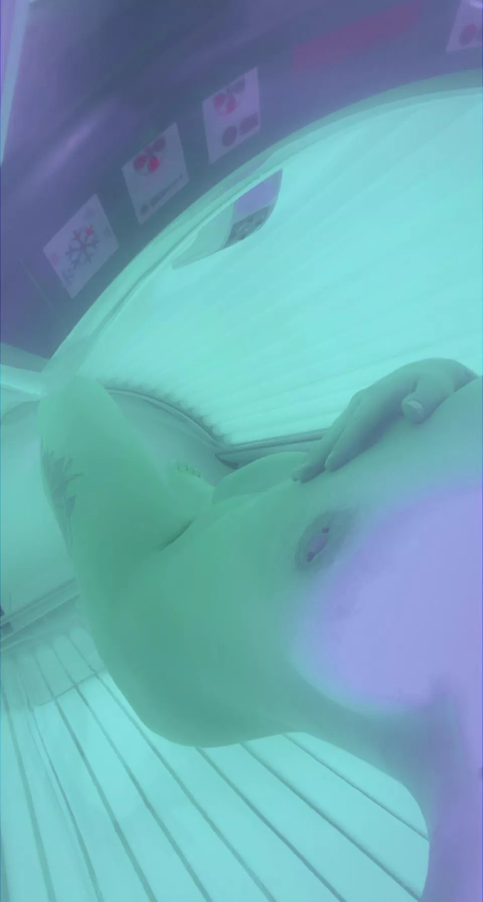 Cheeky sunbed ❤️