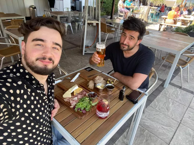 Cheers everyone. Keeping it mild and chilled, and ready for the weekend. Hope everyones week has been a beauty (21) and (39)