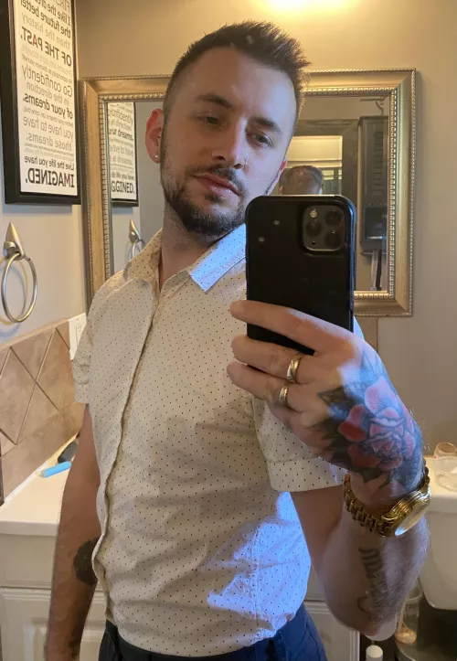 Cheers to the freakin weekend 🖤