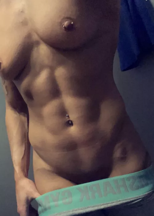 Chest or abs on Monday? How about both 🤷🏻♀️