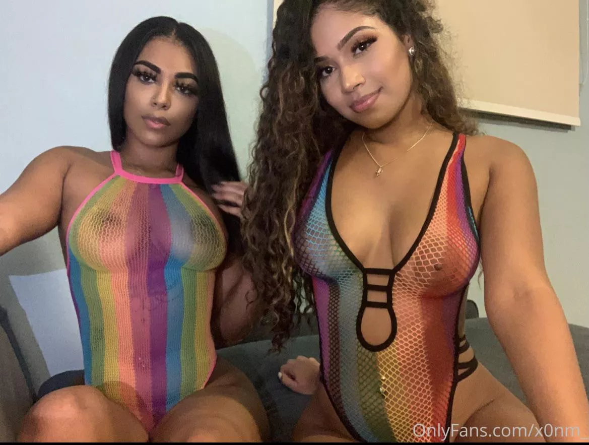 Chick on the right? Pls help! Thank you!