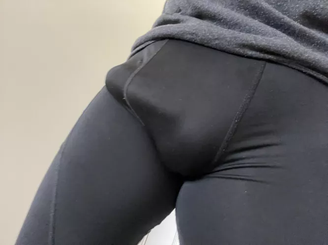 Chillin’ in these … Anyone in london wanna join me for a Netflix n chill day ?