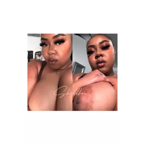 Chocolate anyone ? 🍫