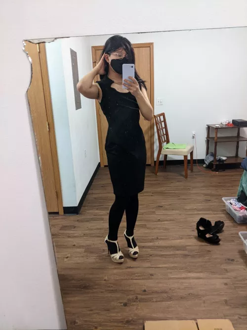 Chrissy with no make up is even a snack. Wait till you see her in a few weeks! π
