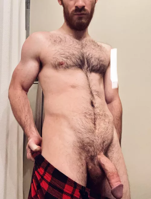 Christmas PJs provide easy access to Dad’s dong [35]