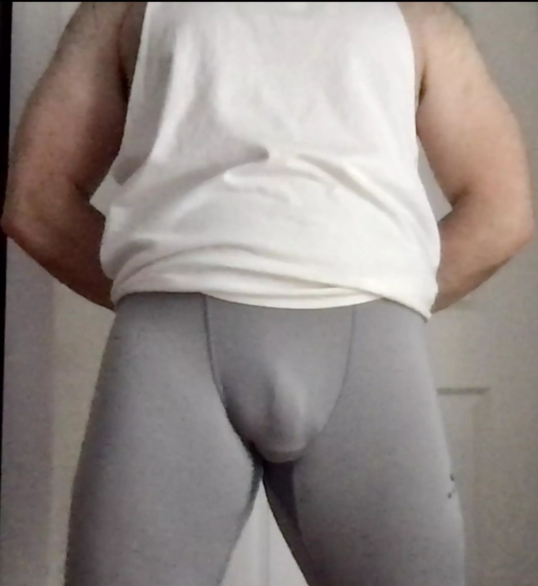 Chubby dude rockin’ a chubby in some workout leggings 😜 Chubby dude rockin’ a chubby in some workout leggings 😜