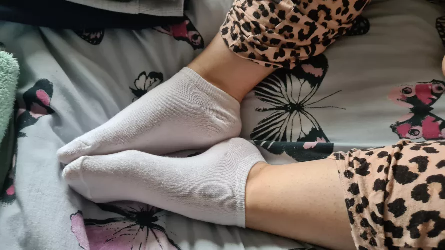 Clean and white, ready to please a fan with custom pics π