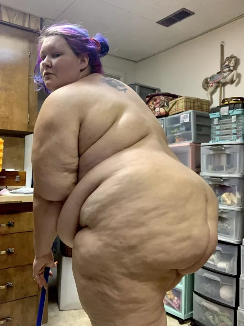 Cleaning is always more fun when you’re naked 🤪