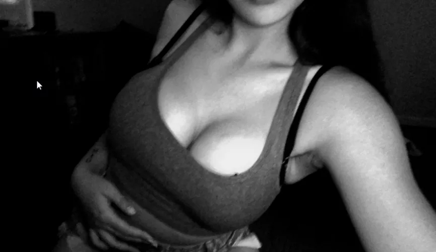 close up of my tiddies ;pp