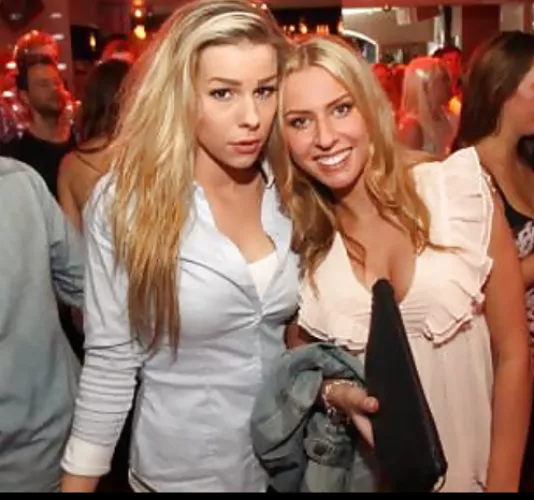 Club blondes