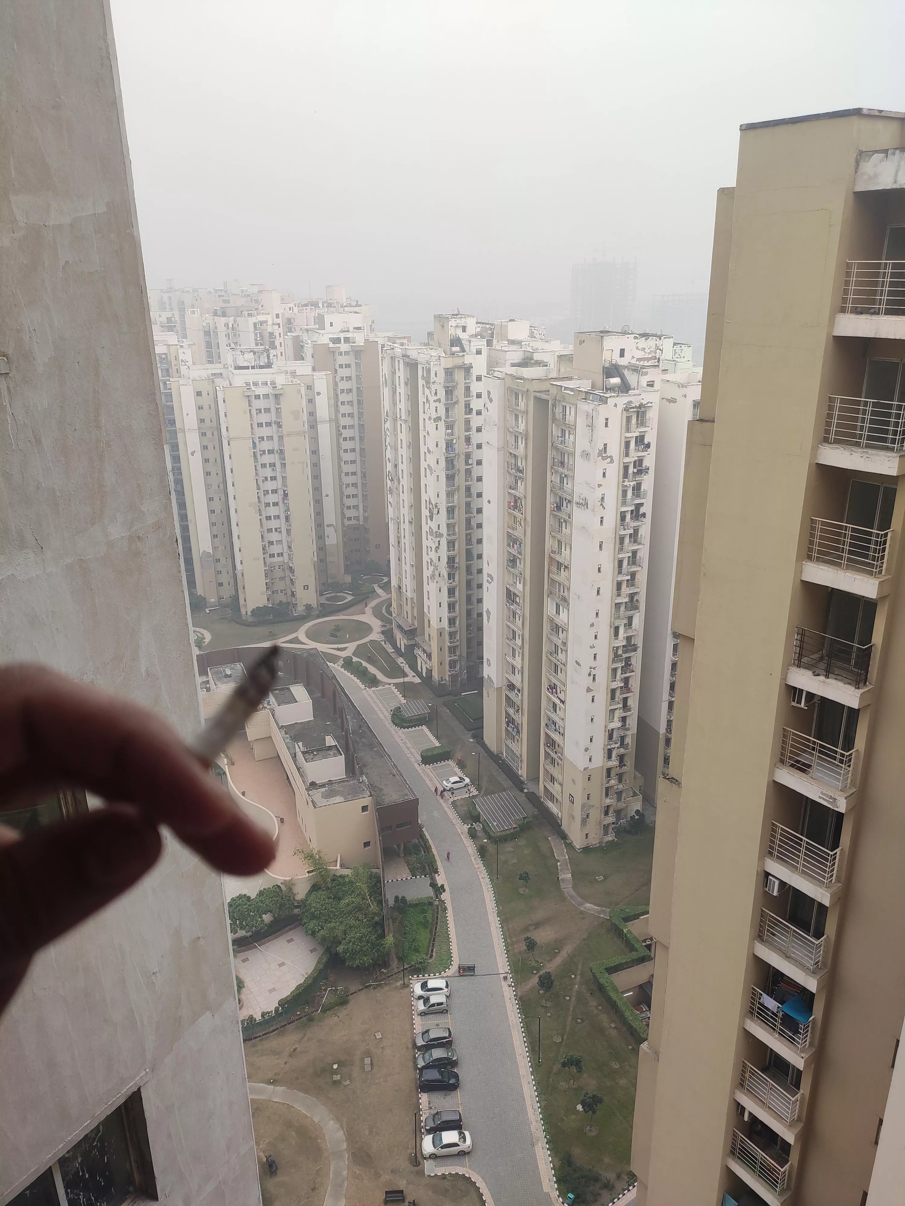 Cold as fuck, Cigarettes without sex😢... Open for talks (24M4F)