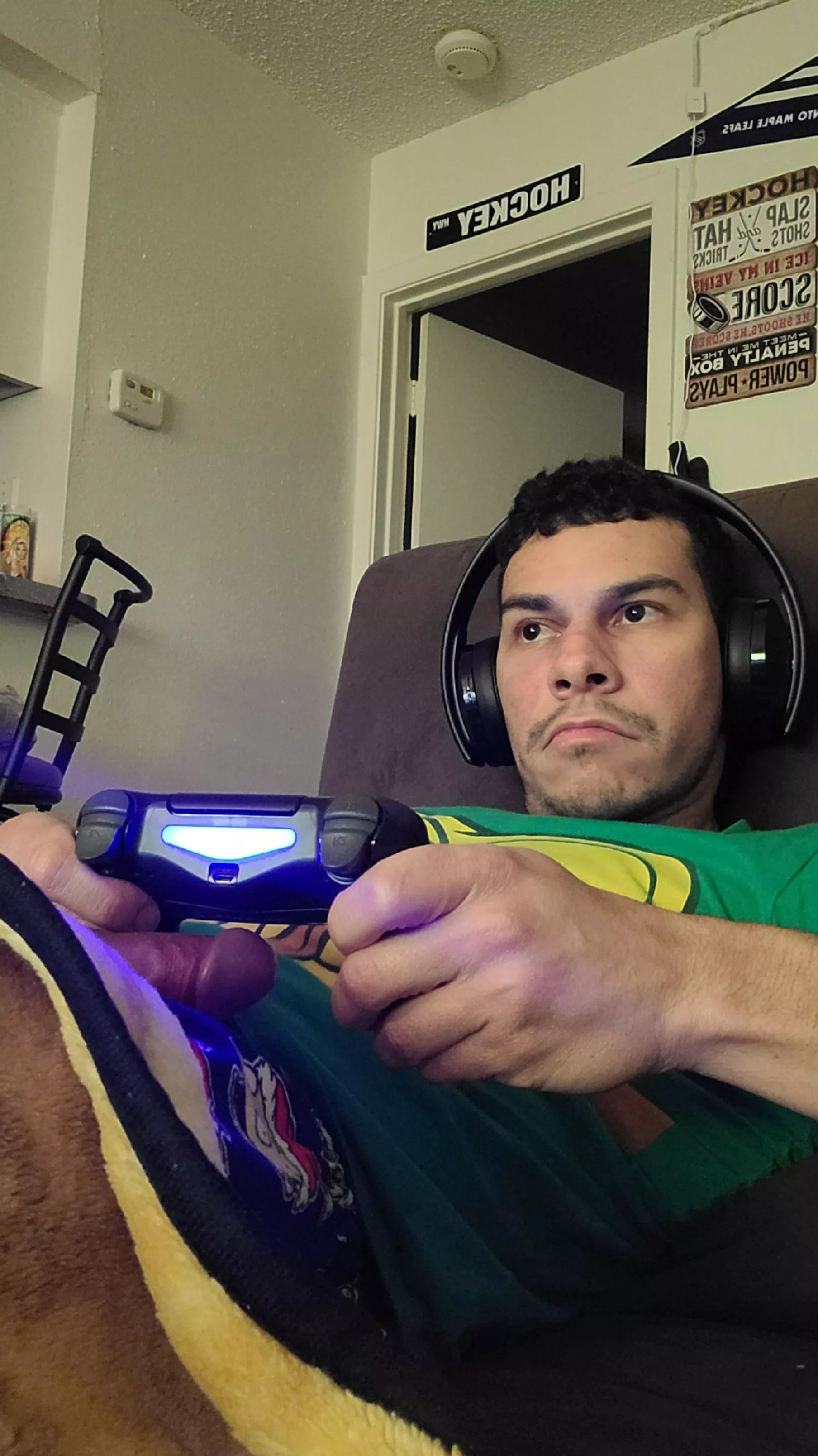 Cold night and playing solo. 🎮