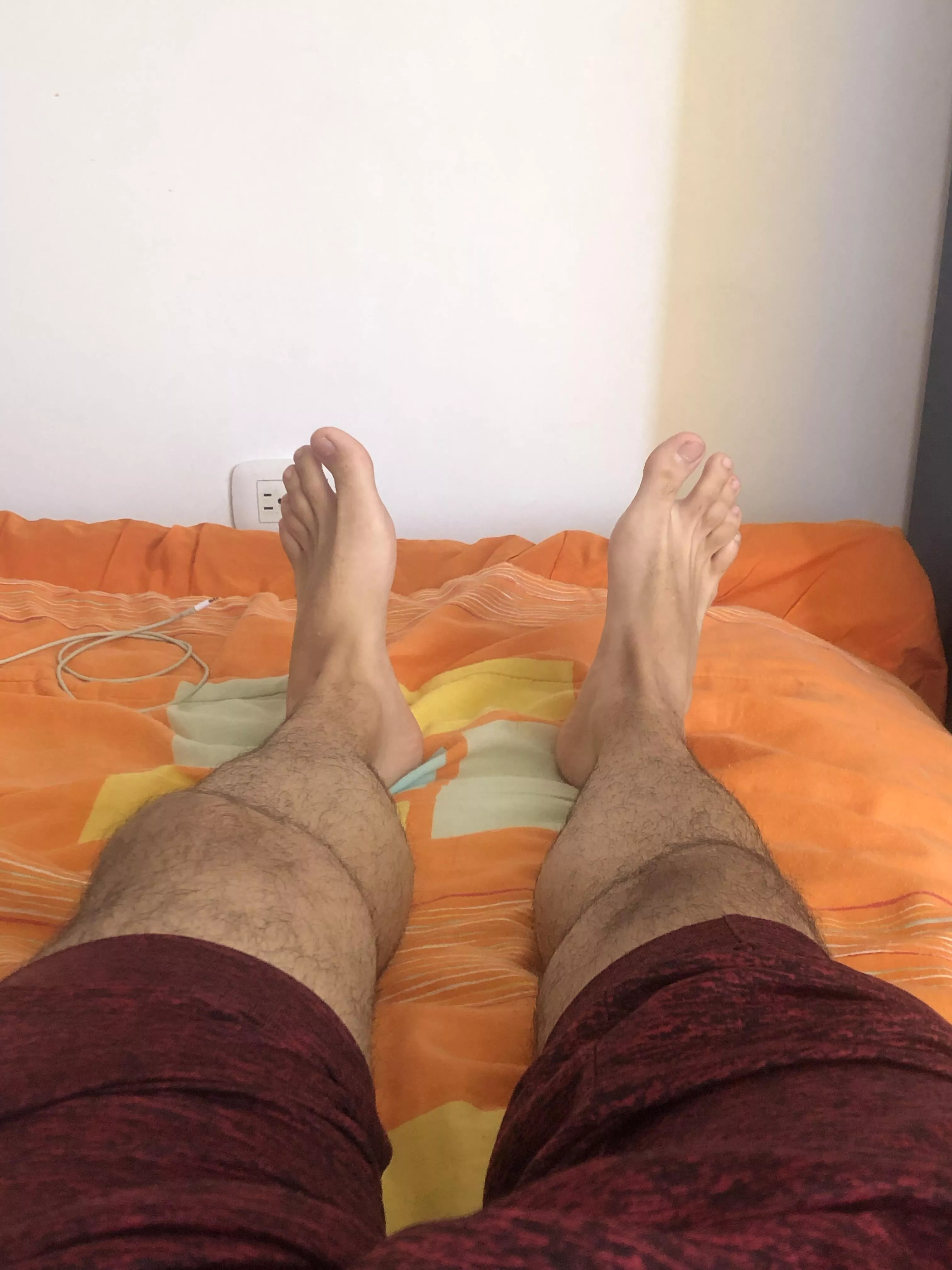 Colombian 18yo here, dm for custom 👀