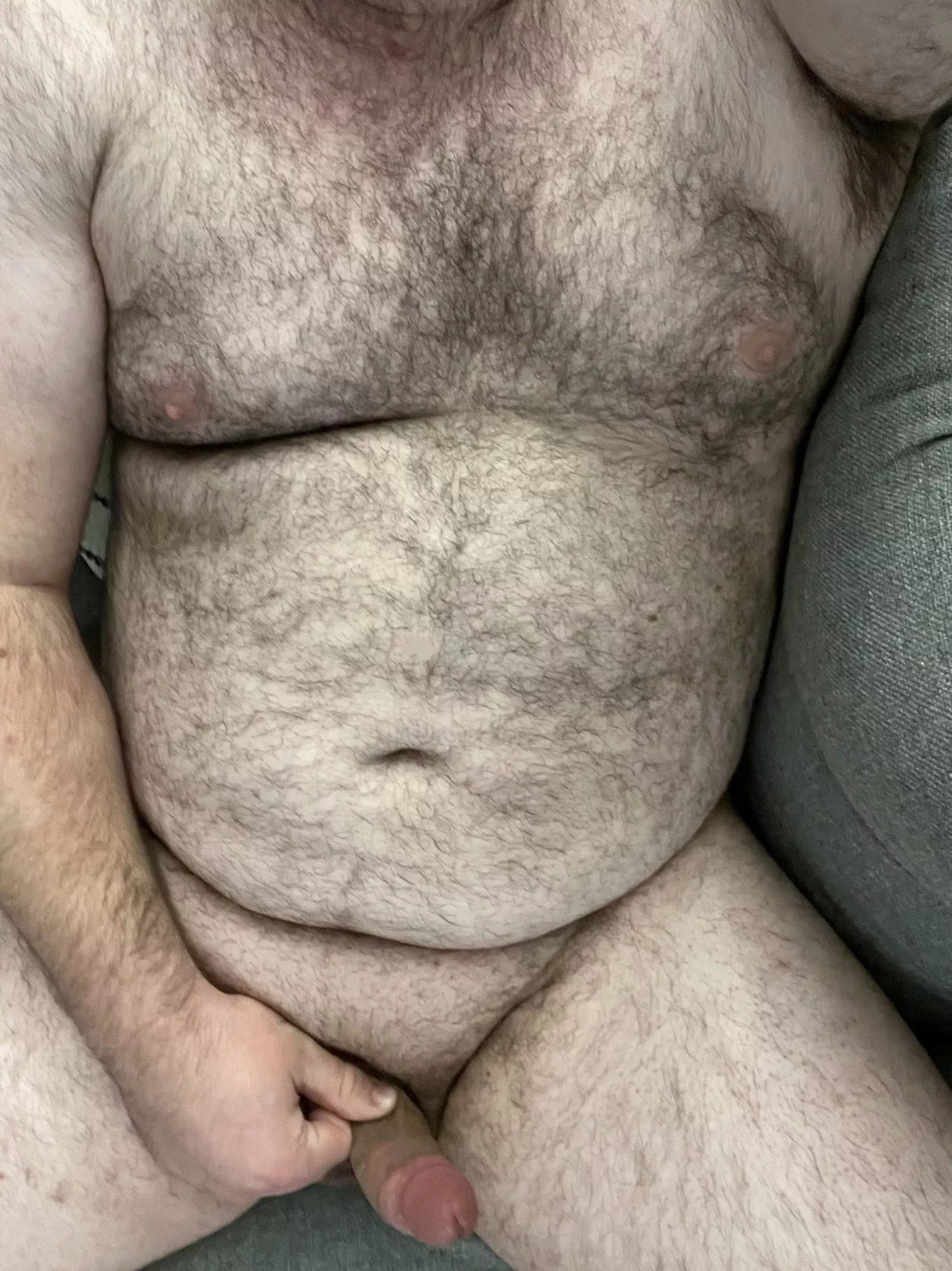 Come and join your friendly neighborhood bicurious boy on the couch? I promise I’ll give ya head 😅