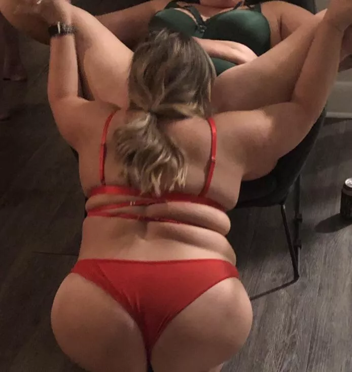 Come fuck me from behind while I eat her pussy!