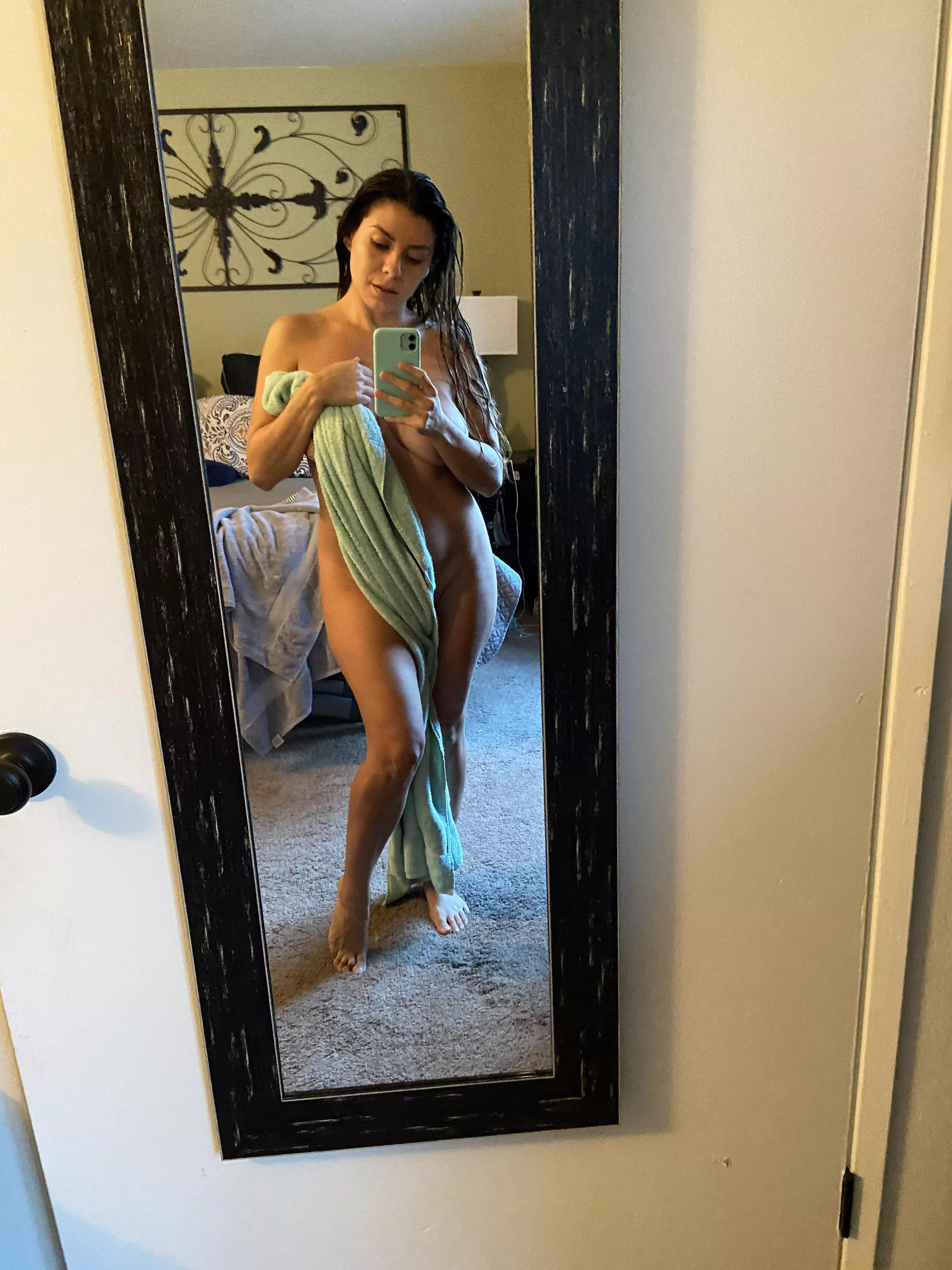 Come help me drop this towel (35f) Come help me drop this towel (35f)