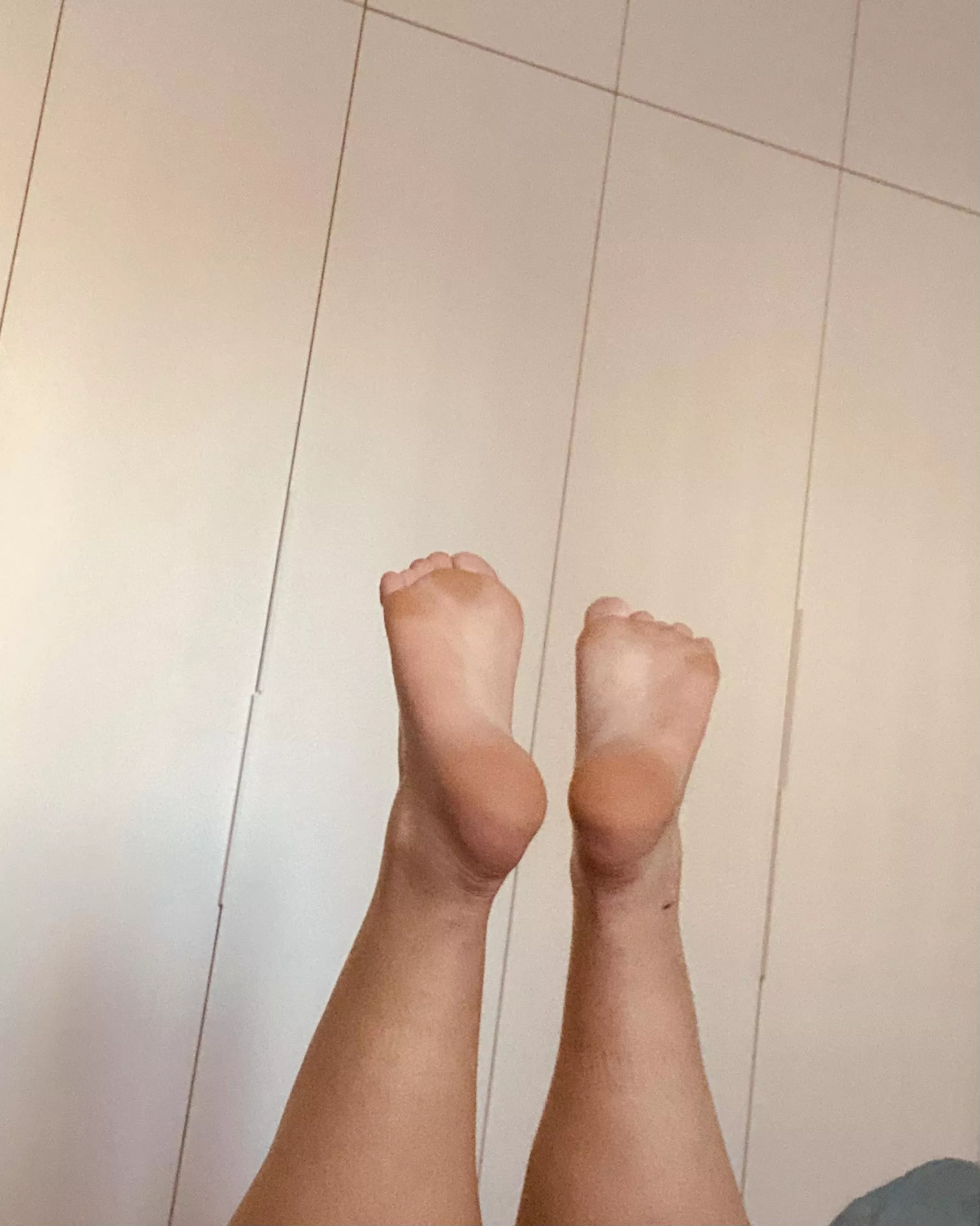 Come here, lick them 👅