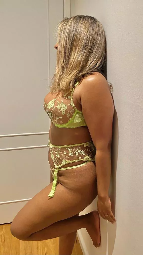 come home to me 😘 (F)