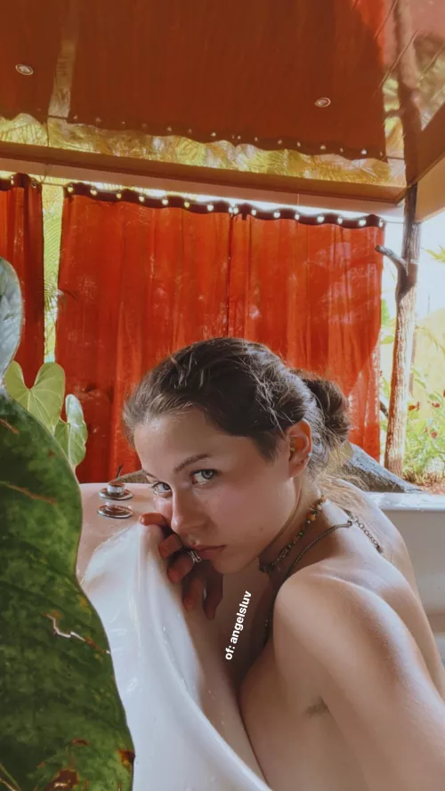 come join me 💦💦