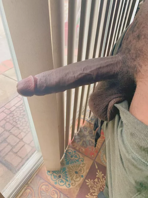 Come over and suck this big dick baby, I’m dying to feel the back of a throat rn