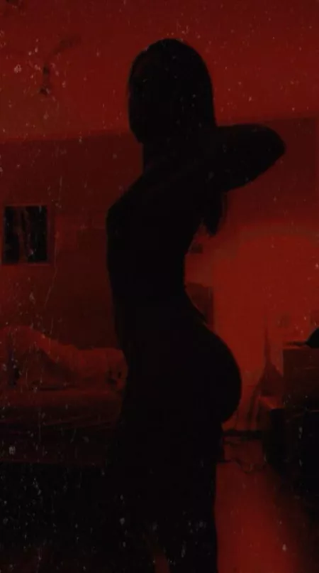 Come over, I offer: free dick ratings, toy play, sucking dick vids, boy/girl content, oiled naked twerking, dirty talking, custom requests and more on my OF π₯΅π Link in my pinned postππ