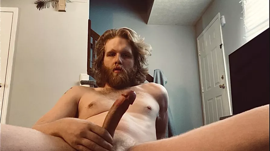 Come play with my hair and sit on my lapπ