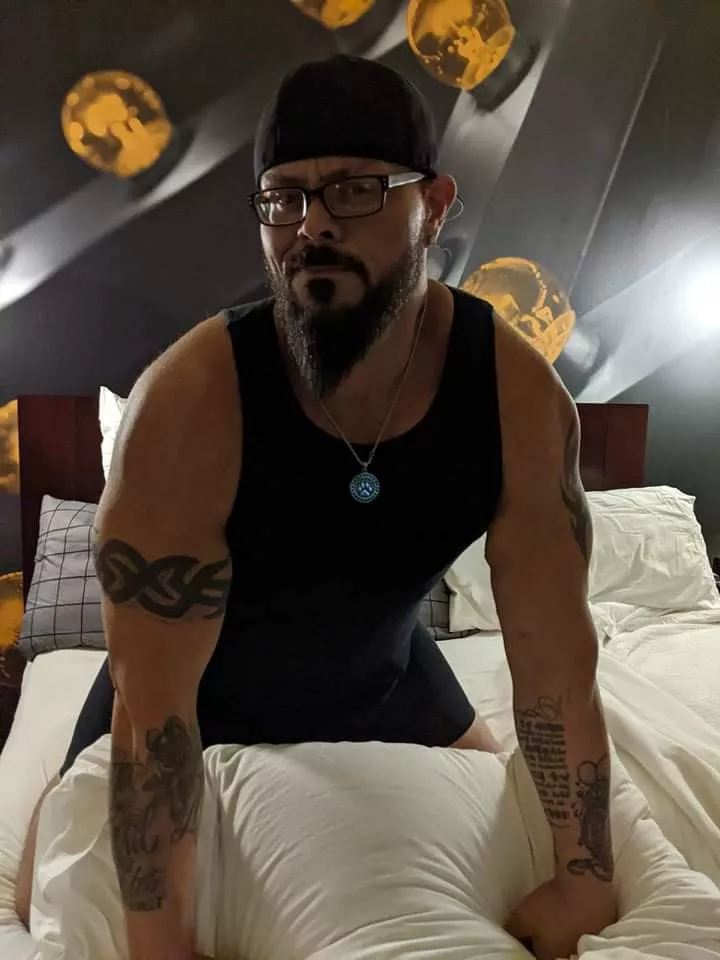 Come replace this pillow and let's see what happens 😉