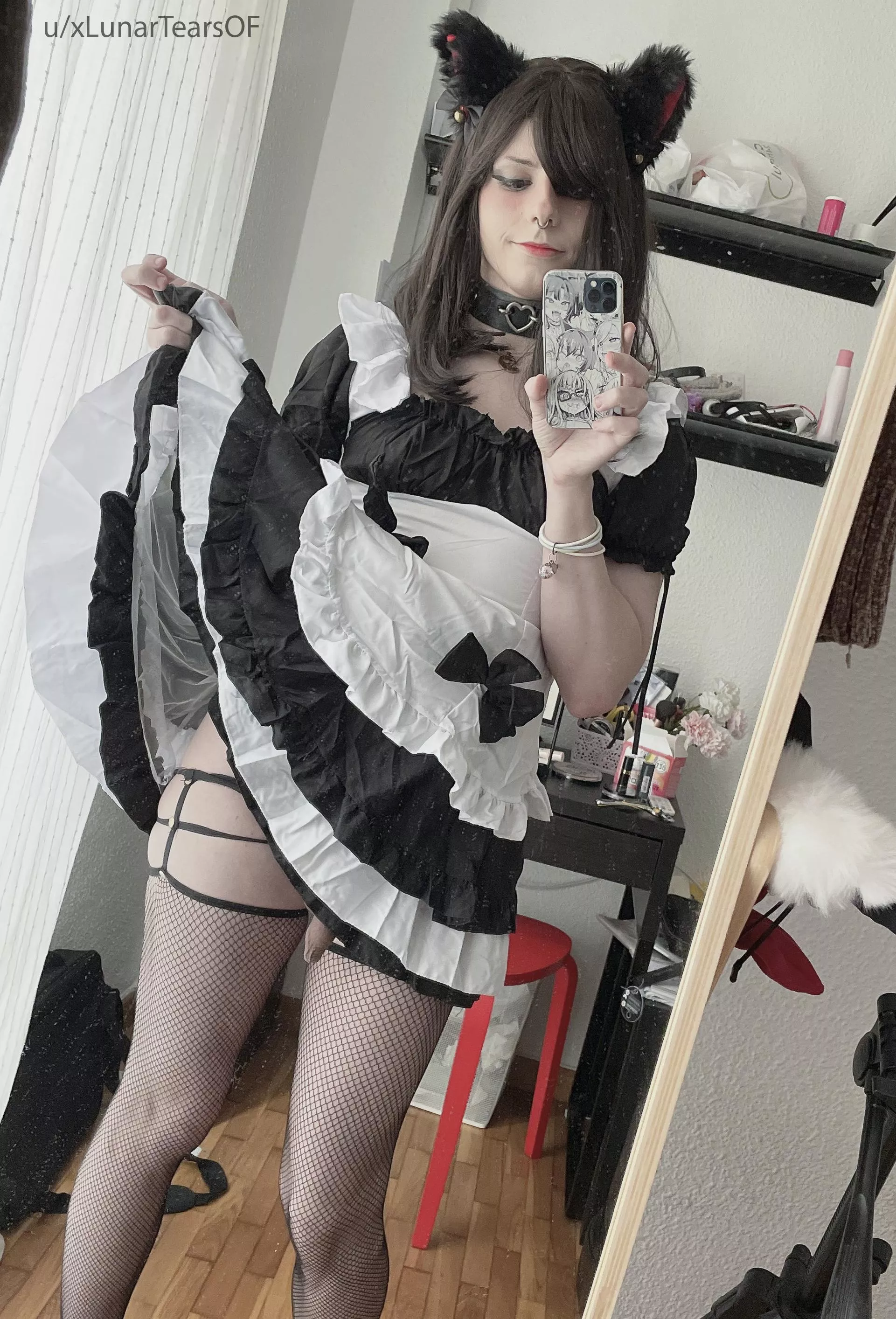 Come say hi to the tip~ 🖤