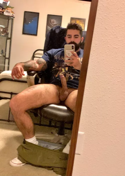 Come sit on this alpha male cock