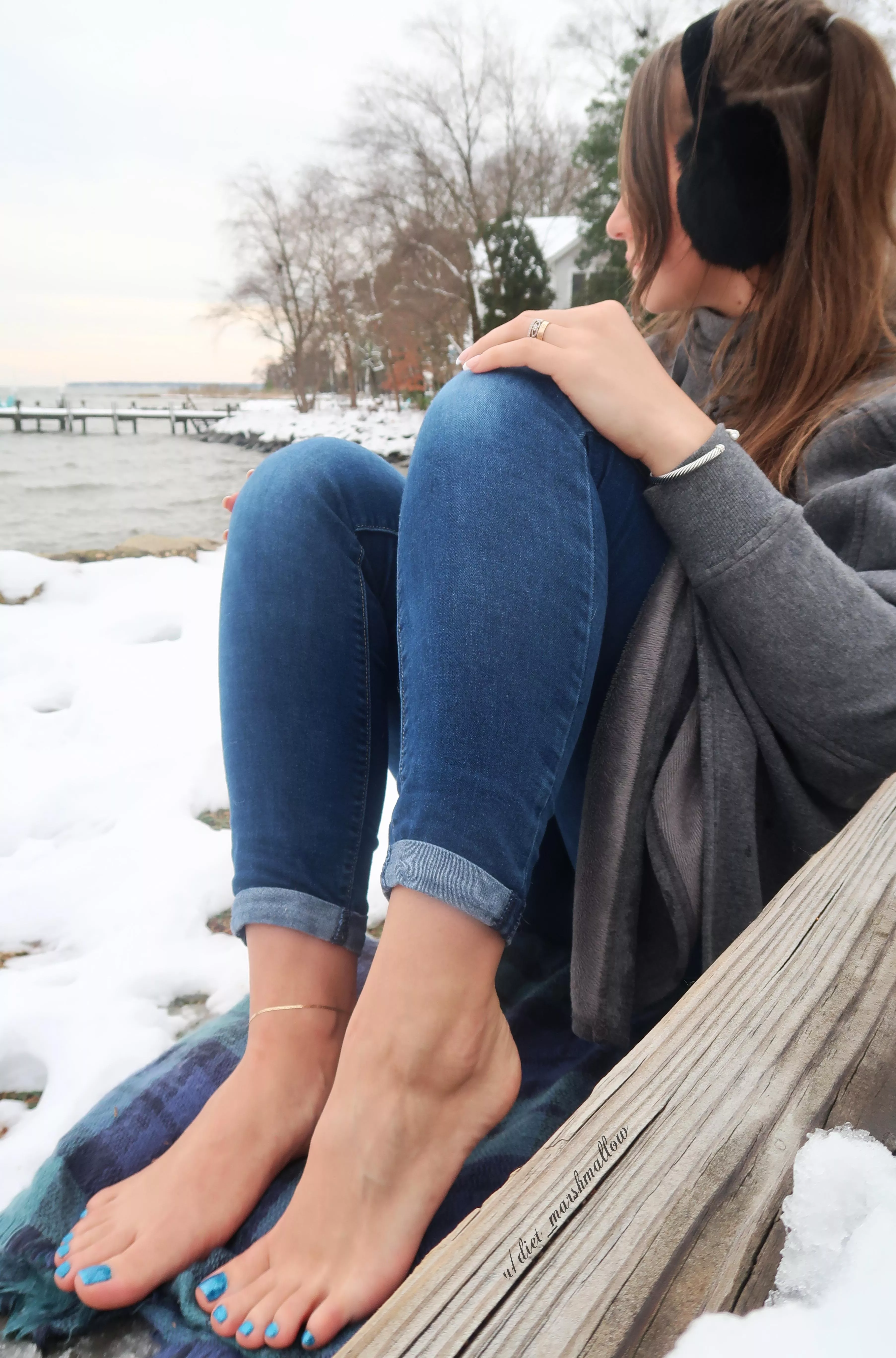 Come sit with me! Don’t you think my feet would look better in your lap? Come sit with me! Don’t you think my feet would look better in your lap?