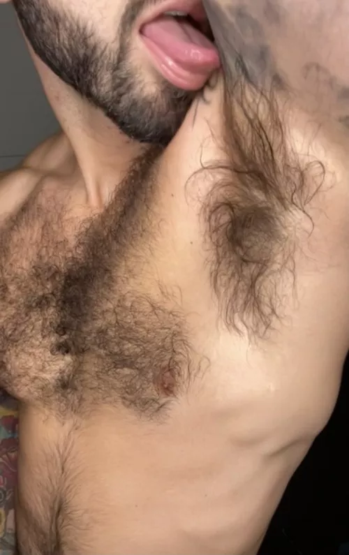 Come sniff and lick