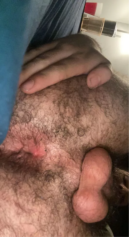Come sniff and lick, then slide in