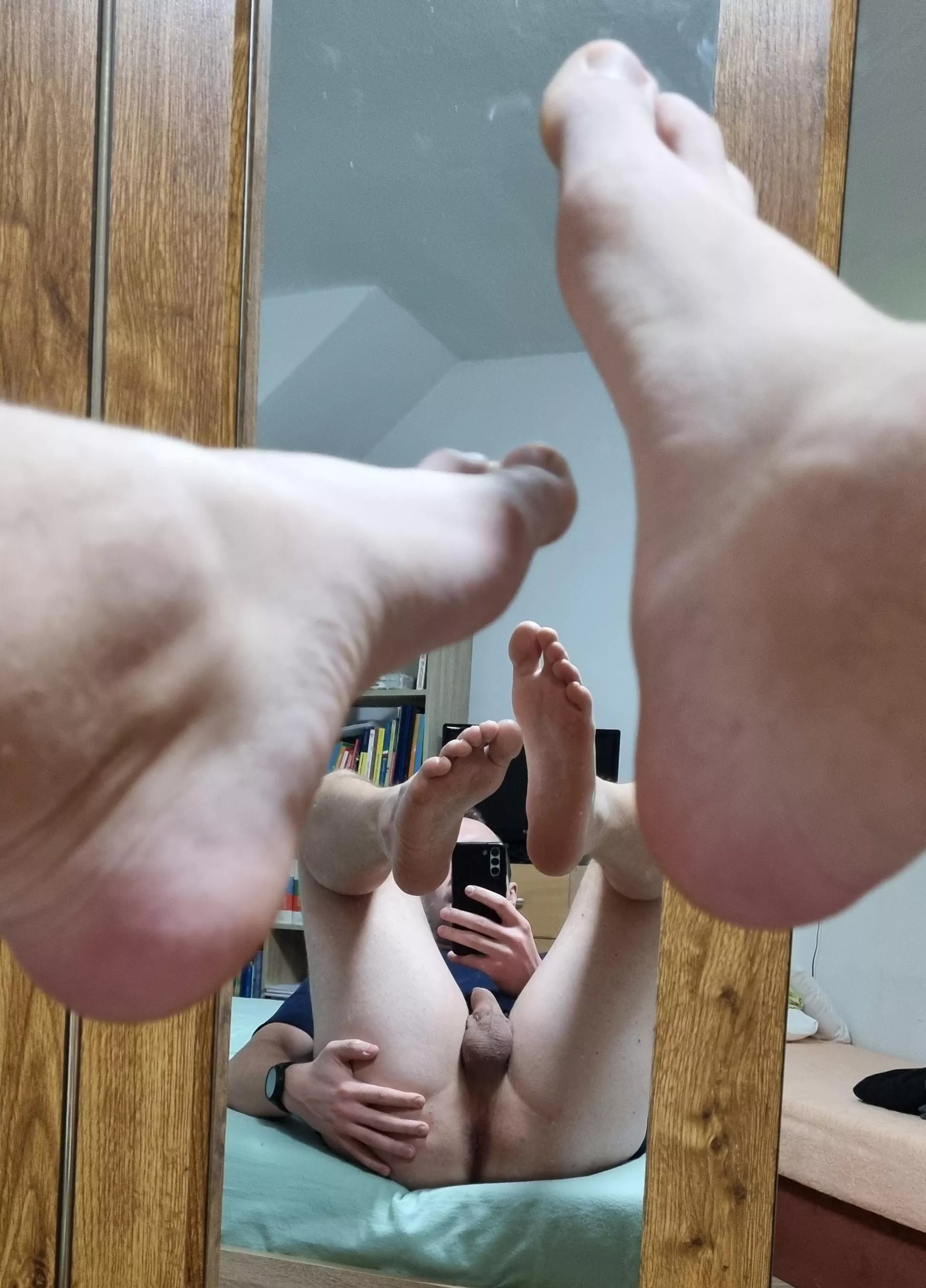 Come suck my toes daddy