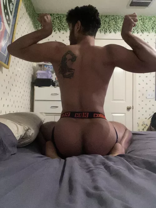 Come tap me bro