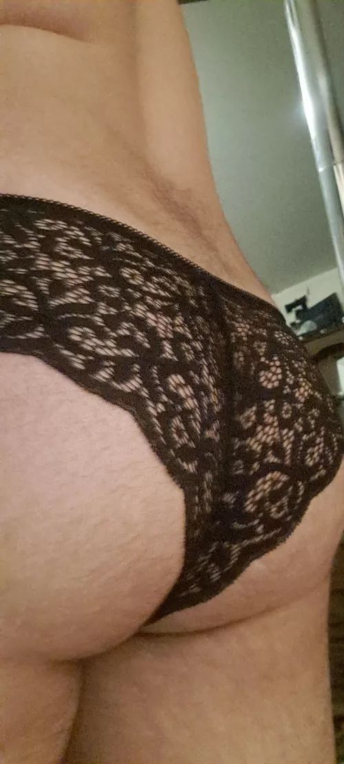 Come visit my page for more spicy content 🍆💦😛 link in comments