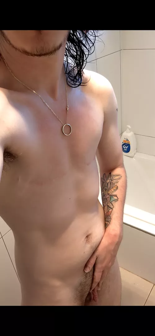 Come watch my towel drop? 💦 FTM