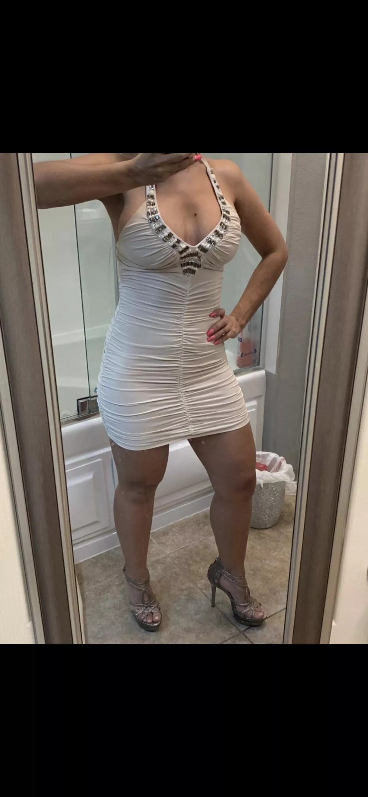 Comment, rate, what would you do ???????? Milf hot or not