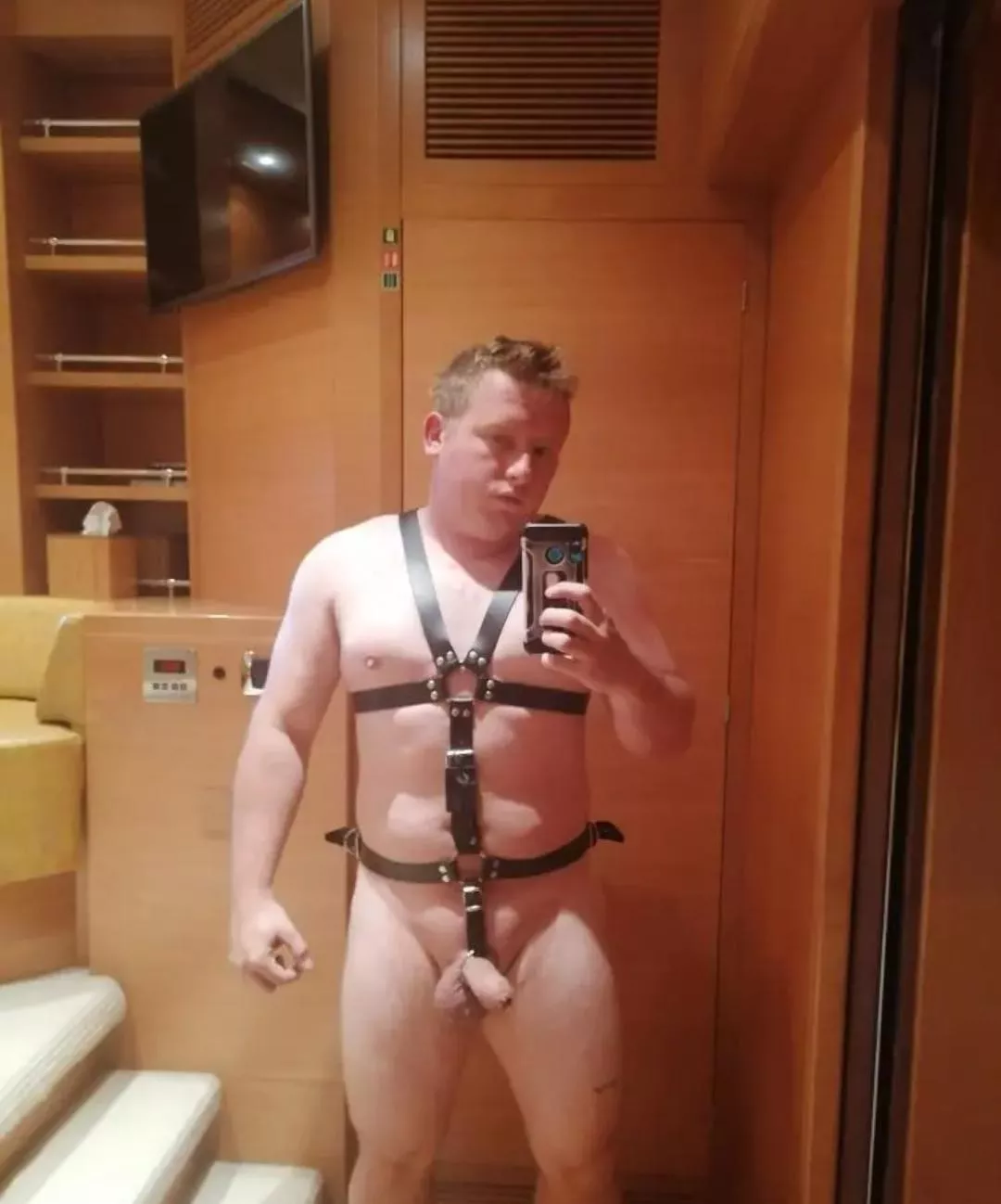 Confidence post. Feel free to fill my Dm's with filth. Confidence post. Feel free to fill my Dm's with filth.