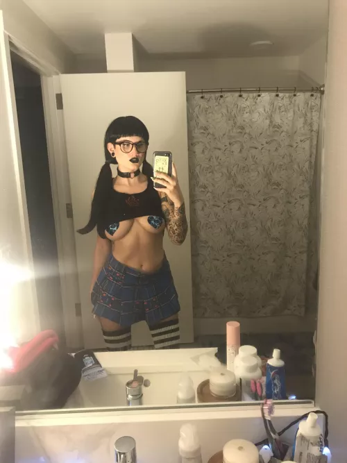 Confident in black 🖤