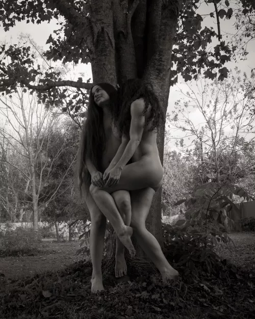 contentment among friends (photo by Keira Grant, ft. she and i)