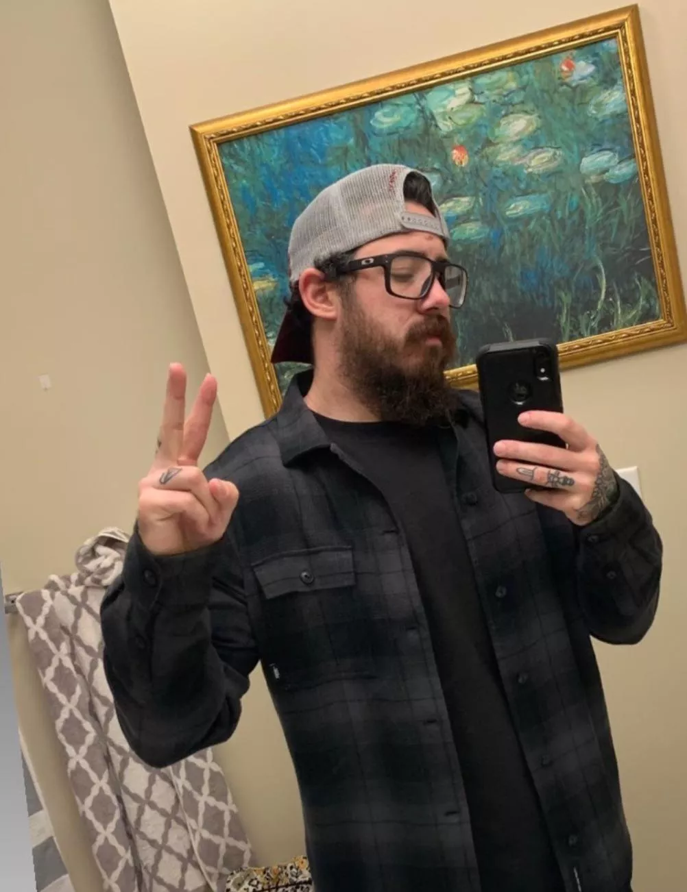 cool daddy’s use the peace sign, right? 🤓